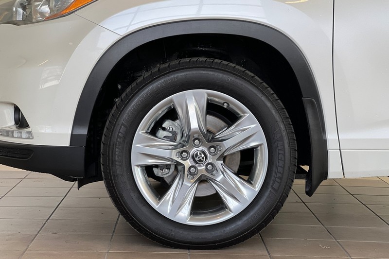 Toyota Highlander Vehicle Full-screen Gallery Image 27