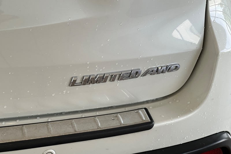 Toyota Highlander Vehicle Full-screen Gallery Image 28