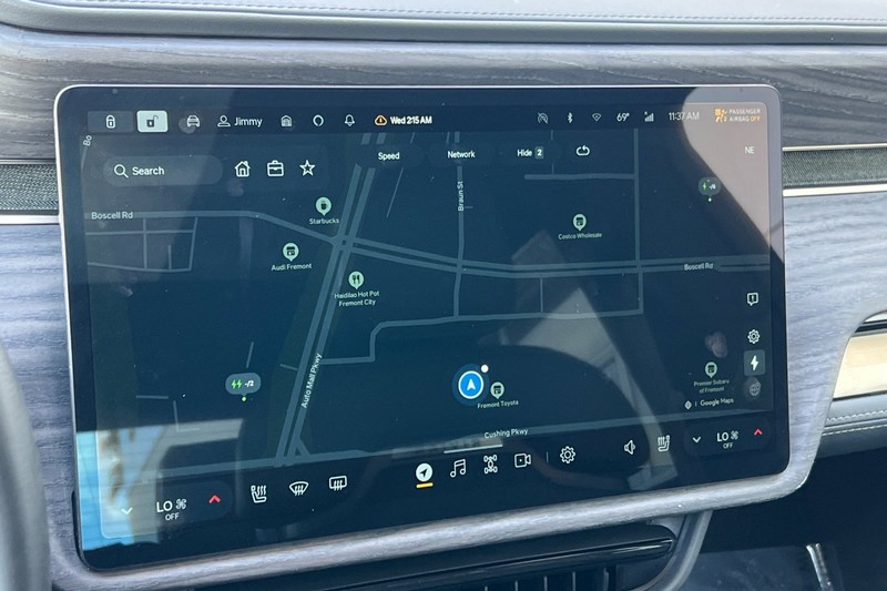 Rivian R1T Vehicle Full-screen Gallery Image 18
