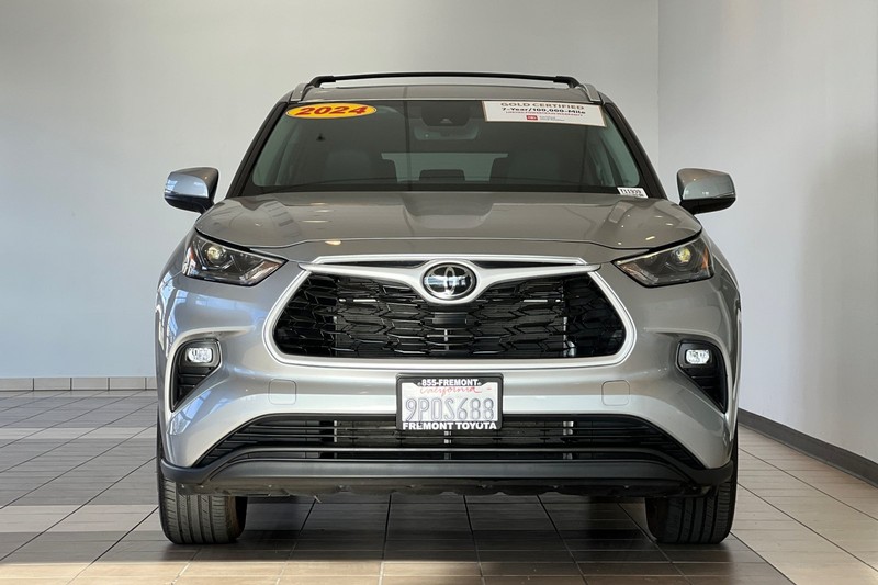 Toyota Highlander Vehicle Full-screen Gallery Image 09