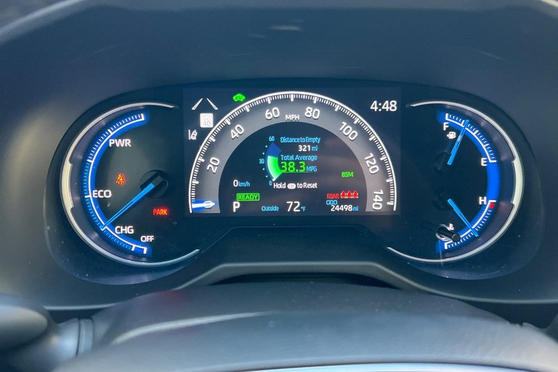 Toyota RAV4 Vehicle Full-screen Gallery Image 24