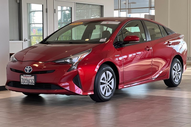 Toyota Prius Vehicle Full-screen Gallery Image 08