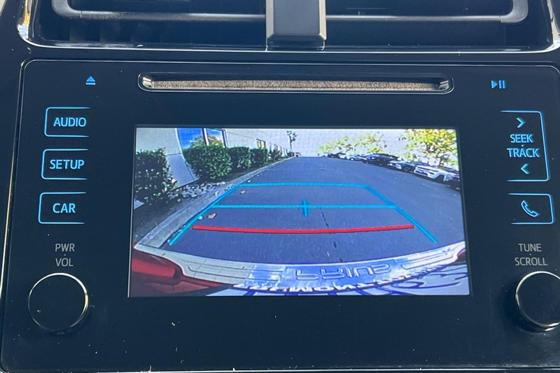 Toyota Prius Vehicle Full-screen Gallery Image 19