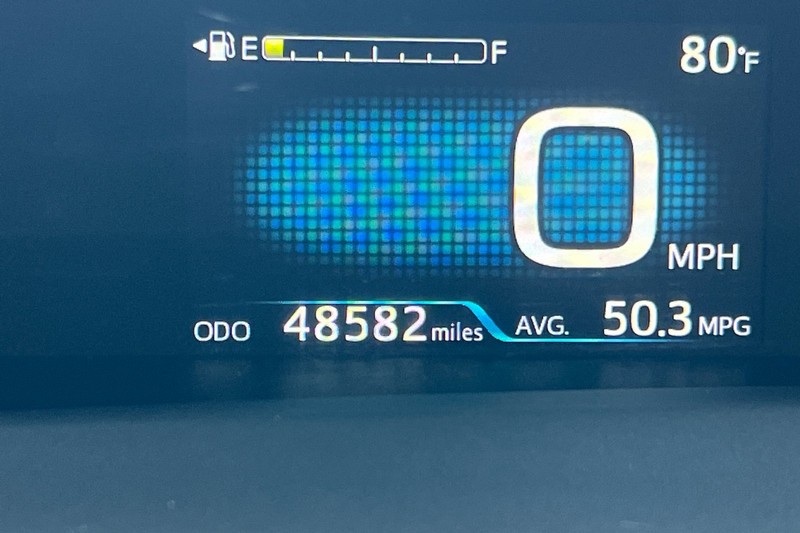 Toyota Prius Vehicle Full-screen Gallery Image 25