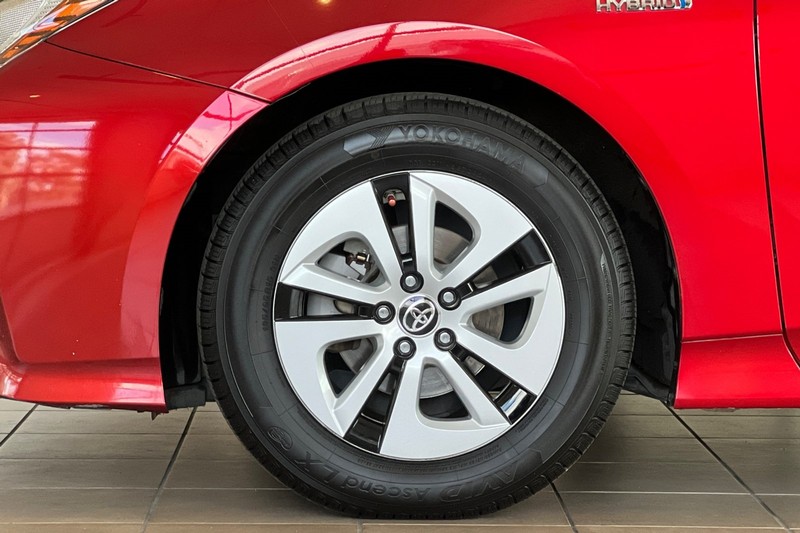 Toyota Prius Vehicle Full-screen Gallery Image 26