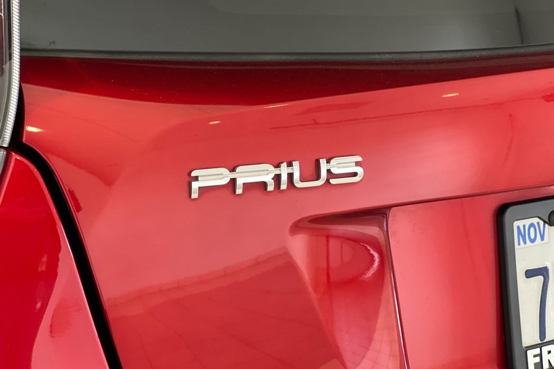 Toyota Prius Vehicle Full-screen Gallery Image 27