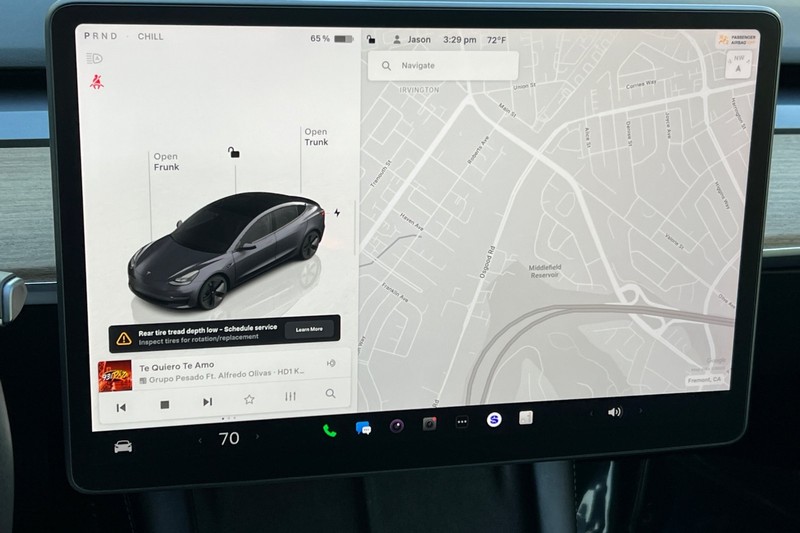 Tesla Model 3 Vehicle Full-screen Gallery Image 18