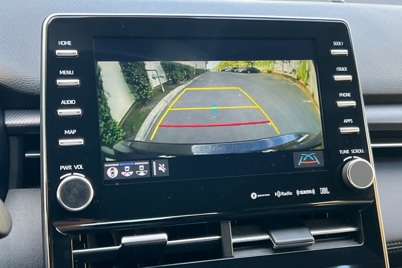 Toyota Avalon Vehicle Full-screen Gallery Image 18