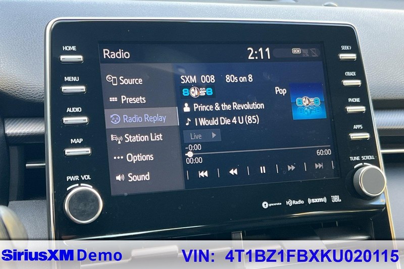 Toyota Avalon Vehicle Full-screen Gallery Image 27