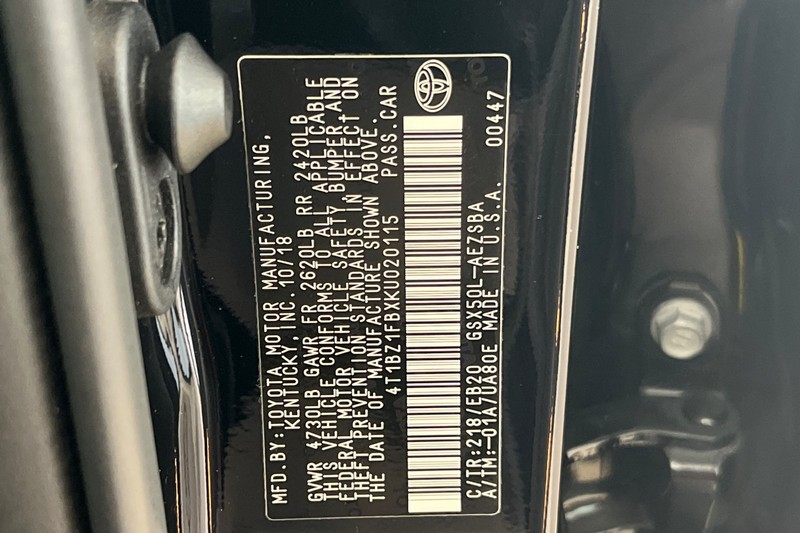 Toyota Avalon Vehicle Full-screen Gallery Image 28