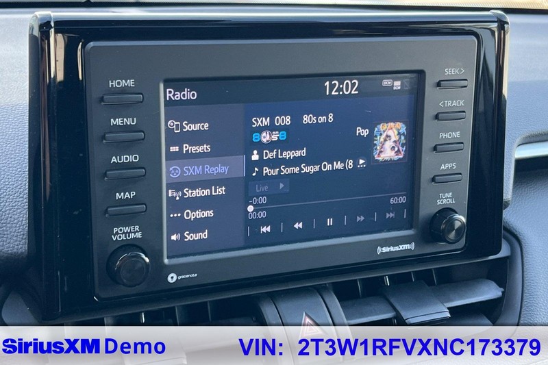 Toyota RAV4 Vehicle Full-screen Gallery Image 28