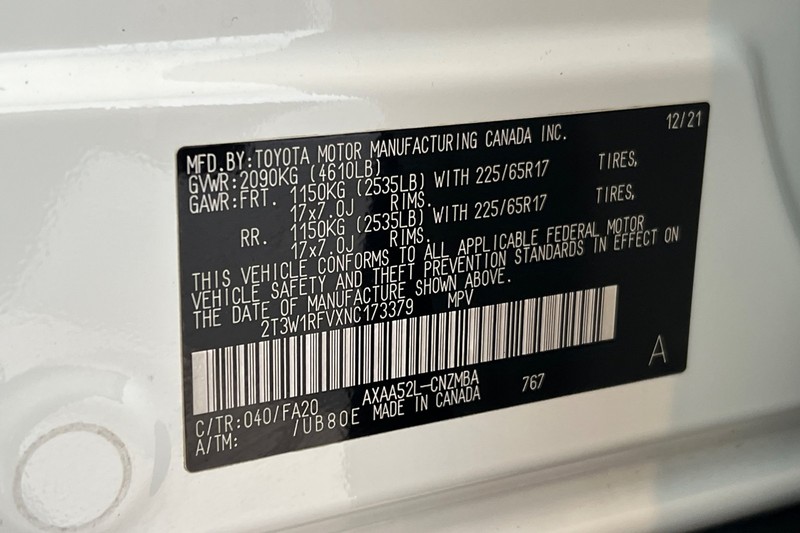 Toyota RAV4 Vehicle Full-screen Gallery Image 29