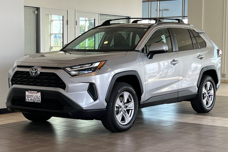 Toyota RAV4 Vehicle Full-screen Gallery Image 08