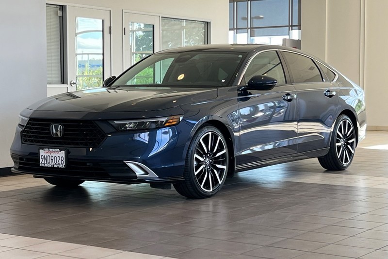 Honda Accord Hybrid Vehicle Full-screen Gallery Image 08