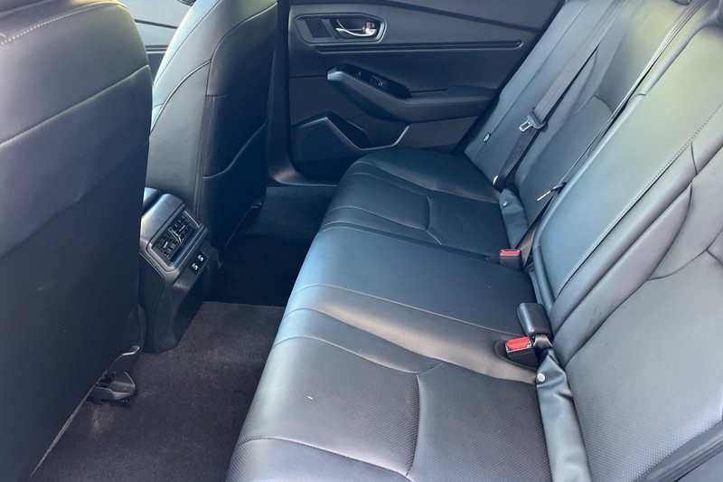 Honda Accord Hybrid Vehicle Full-screen Gallery Image 12