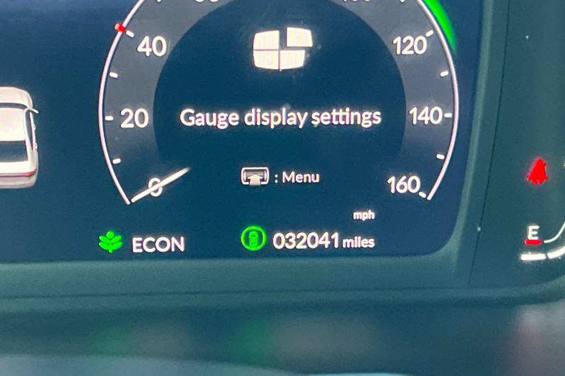 Honda Accord Hybrid Vehicle Full-screen Gallery Image 24