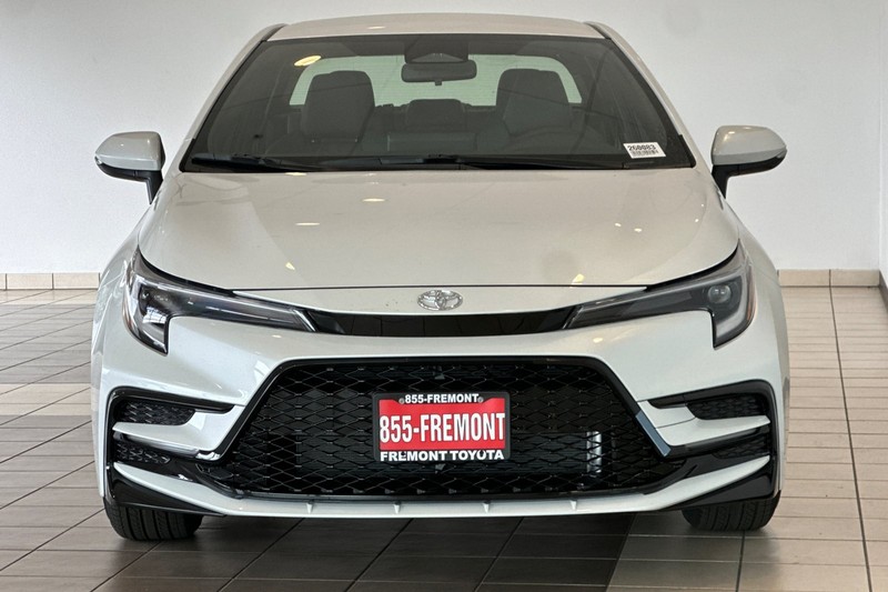 Toyota Corolla Vehicle Full-screen Gallery Image 03