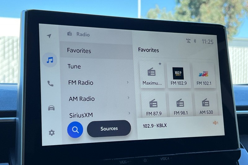 Toyota Corolla Vehicle Full-screen Gallery Image 15