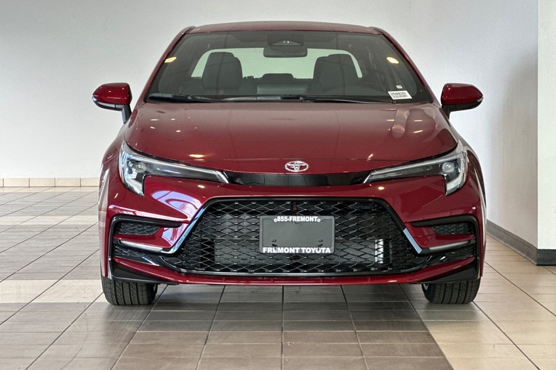 Toyota Corolla Vehicle Full-screen Gallery Image 03