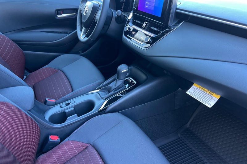 Toyota Corolla Vehicle Full-screen Gallery Image 13