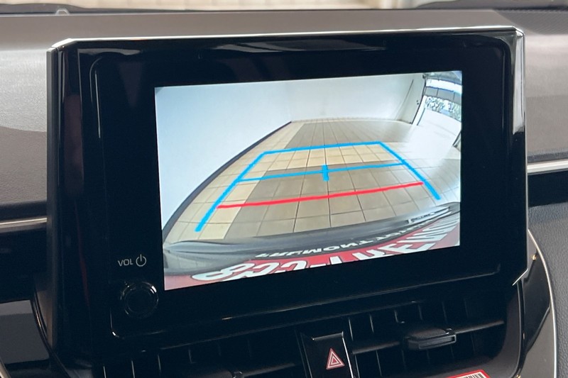 Toyota Corolla Vehicle Full-screen Gallery Image 16