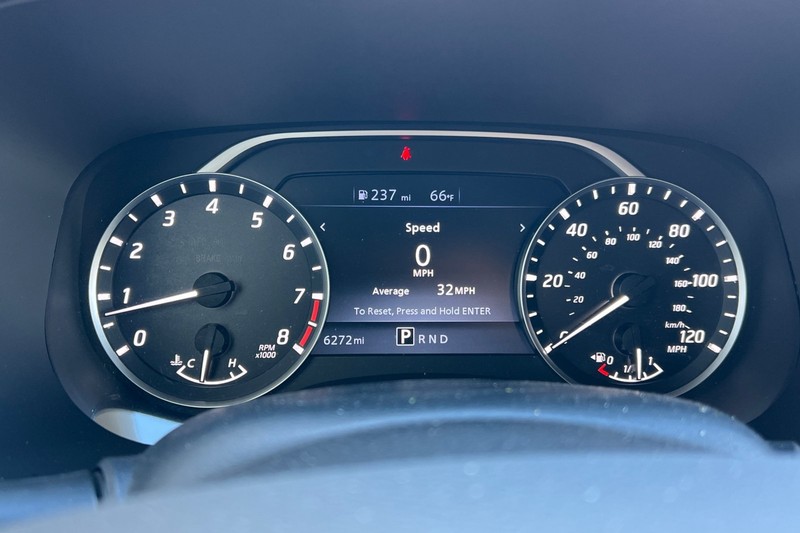 Nissan Frontier Vehicle Full-screen Gallery Image 23