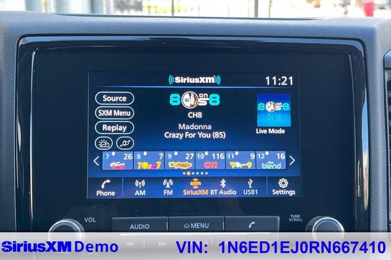 Nissan Frontier Vehicle Full-screen Gallery Image 27