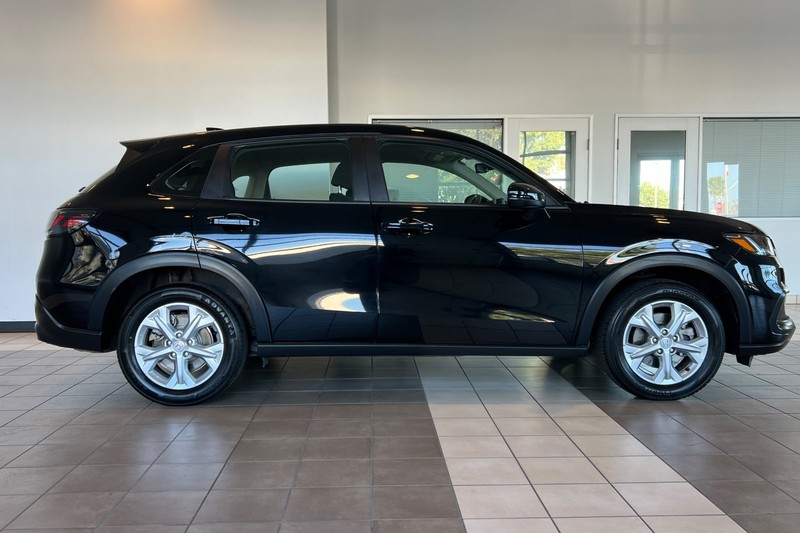 Honda HR-V Vehicle Full-screen Gallery Image 03