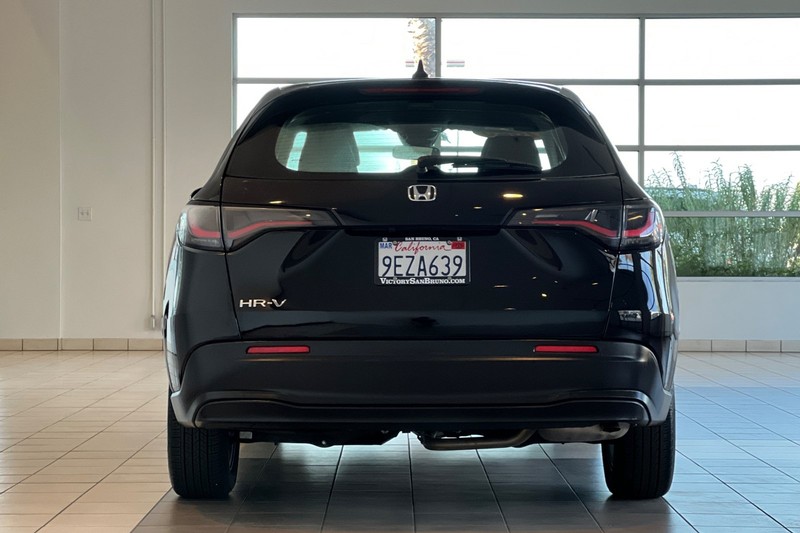 Honda HR-V Vehicle Full-screen Gallery Image 05