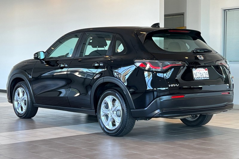 Honda HR-V Vehicle Full-screen Gallery Image 06
