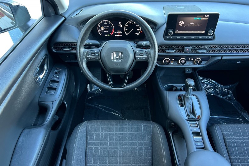 Honda HR-V Vehicle Full-screen Gallery Image 14