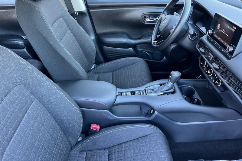 Honda HR-V Vehicle Full-screen Gallery Image 16