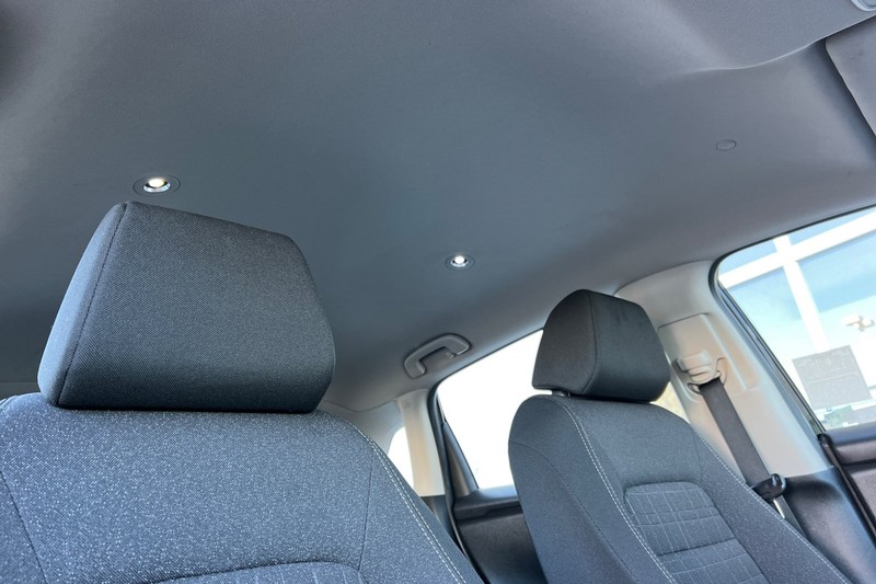 Honda HR-V Vehicle Full-screen Gallery Image 17