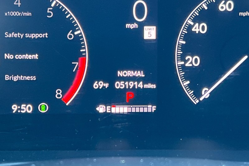 Honda HR-V Vehicle Full-screen Gallery Image 25