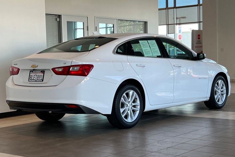 Chevrolet Malibu Vehicle Full-screen Gallery Image 04