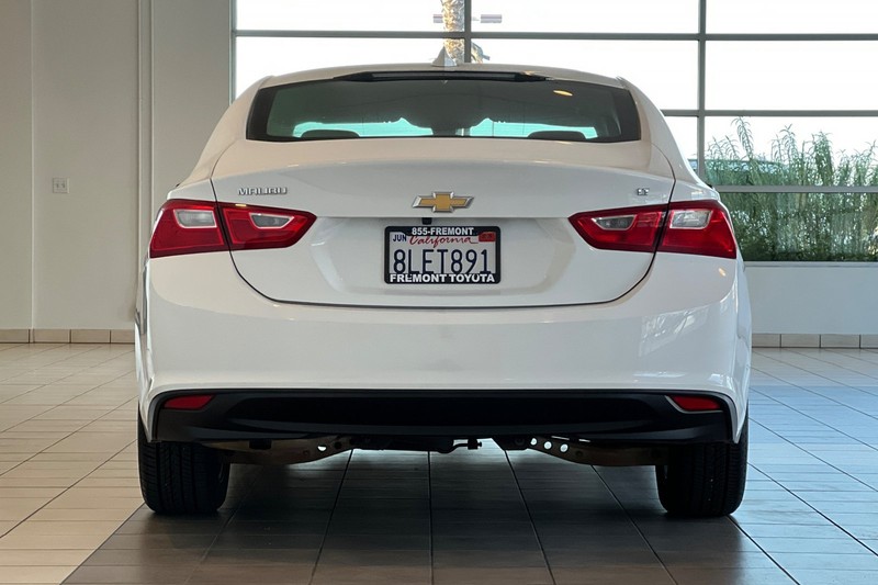 Chevrolet Malibu Vehicle Full-screen Gallery Image 05