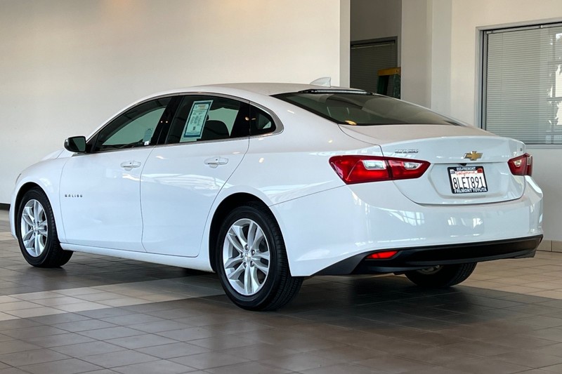 Chevrolet Malibu Vehicle Full-screen Gallery Image 06