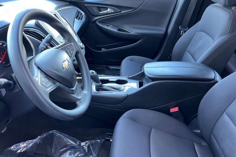 Chevrolet Malibu Vehicle Full-screen Gallery Image 10