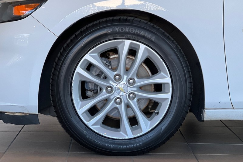 Chevrolet Malibu Vehicle Full-screen Gallery Image 25