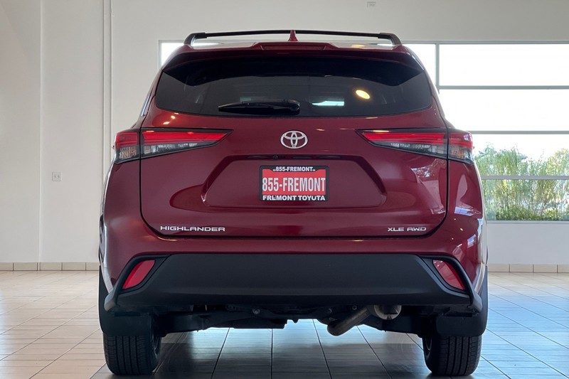 Toyota Highlander Vehicle Full-screen Gallery Image 05