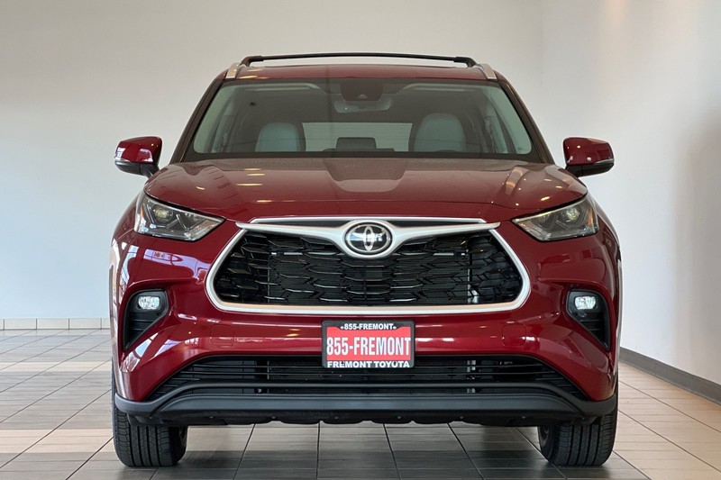 Toyota Highlander Vehicle Full-screen Gallery Image 09