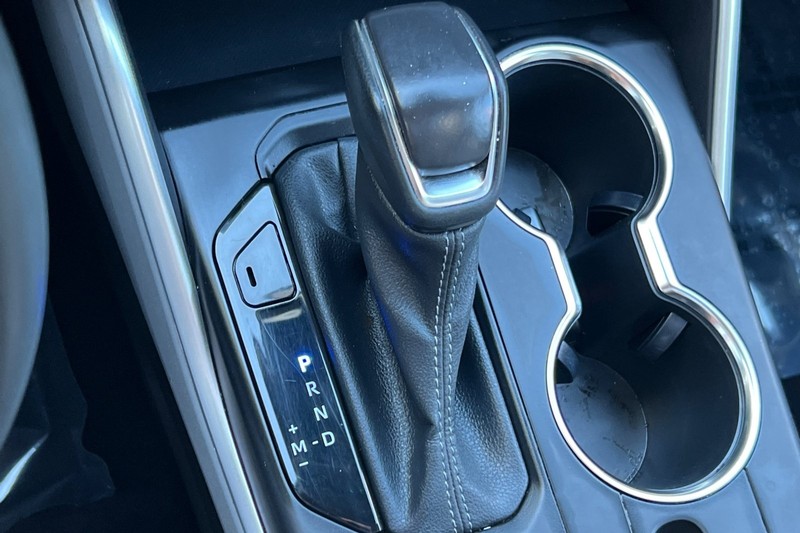 Toyota Highlander Vehicle Full-screen Gallery Image 23