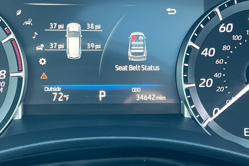 Toyota Highlander Vehicle Full-screen Gallery Image 27