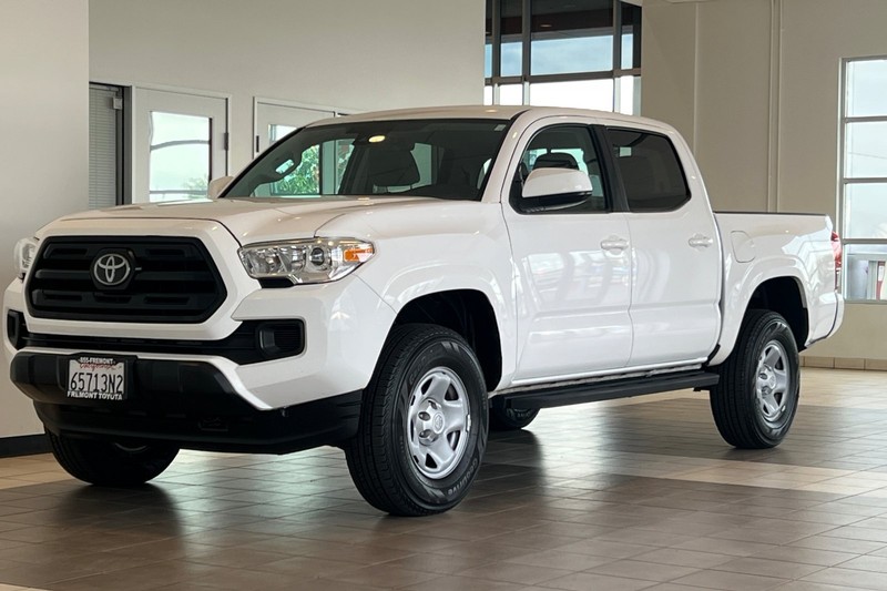 Toyota Tacoma 2WD Vehicle Full-screen Gallery Image 08