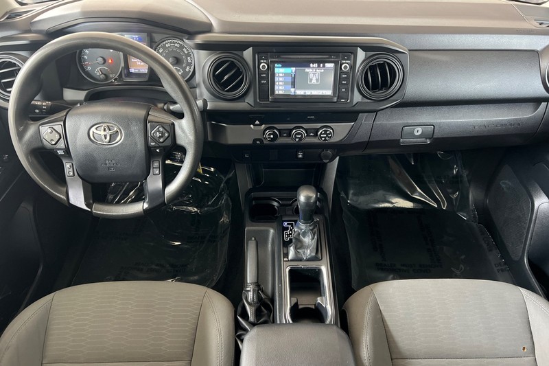 Toyota Tacoma 2WD Vehicle Full-screen Gallery Image 13