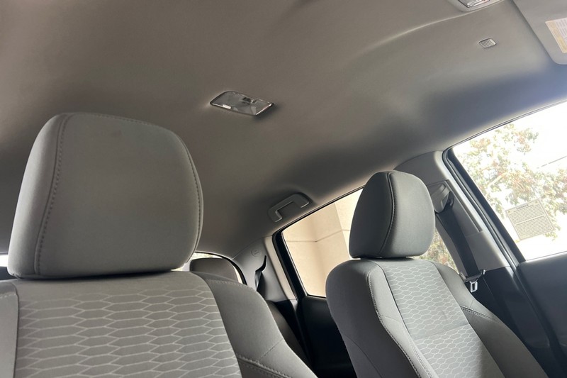 Toyota Tacoma 2WD Vehicle Full-screen Gallery Image 16