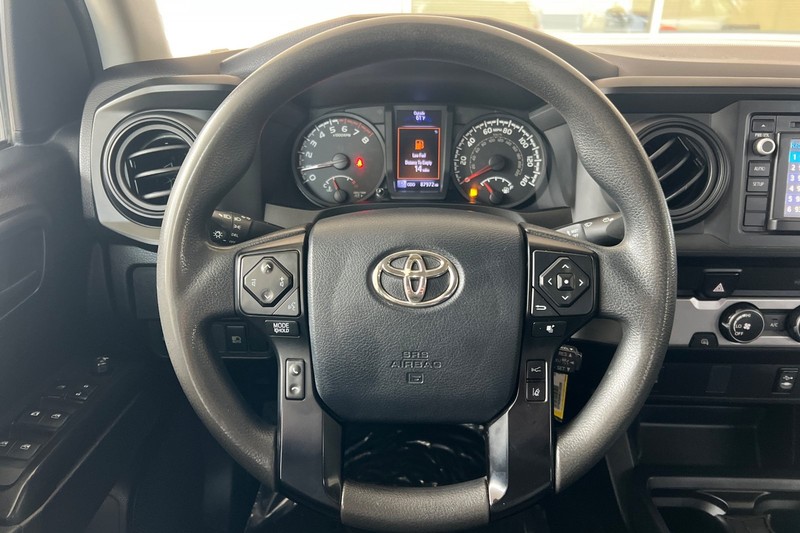 Toyota Tacoma 2WD Vehicle Full-screen Gallery Image 21