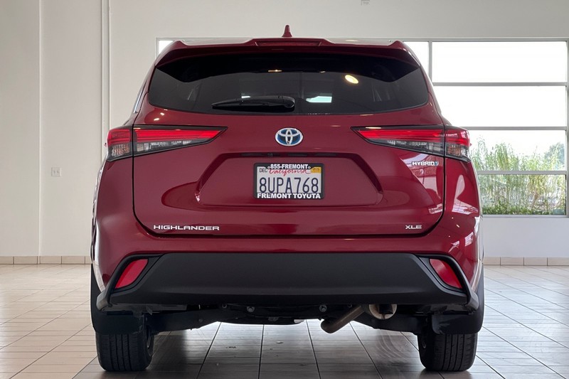 Toyota Highlander Hybrid Vehicle Full-screen Gallery Image 05