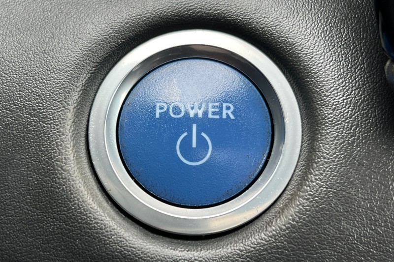 Toyota Highlander Hybrid Vehicle Full-screen Gallery Image 24