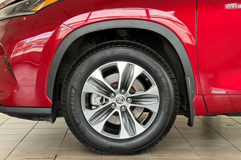 Toyota Highlander Hybrid Vehicle Full-screen Gallery Image 28